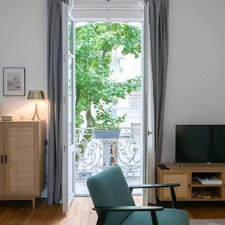 Le Cocon Art - Proche Thermes - Centre - Au Calme Apartment
